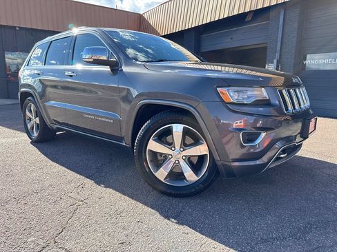 Used 2014 Jeep Grand Cherokee Overland w/ Advanced Technology Group AWD/4WD image 46