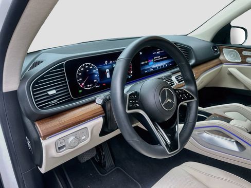 Certified 2025 Mercedes-Benz GLE 350 4MATIC image 9