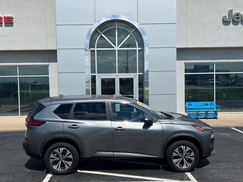 Used 2023 Nissan Rogue SV FWD image 1