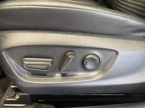 Used 2023 Toyota Camry SE image 12