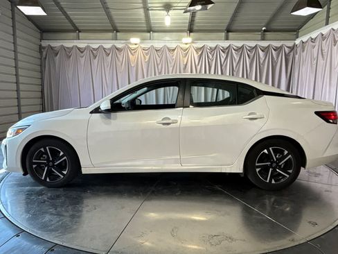 Used 2024 Nissan Sentra SV FWD image 6
