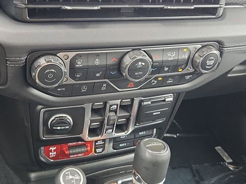 New 2026 Jeep Gladiator Rubicon AWD/4WD image 39
