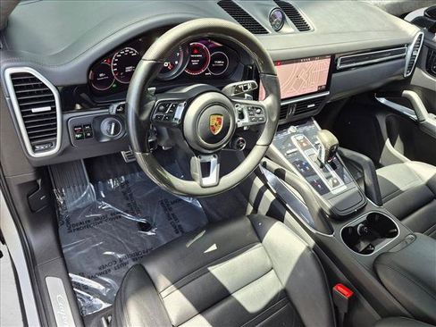Used 2021 Porsche Cayenne Turbo AWD/4WD image 10