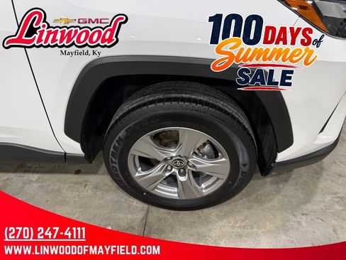 Used 2025 Toyota RAV4 XLE FWD image 9