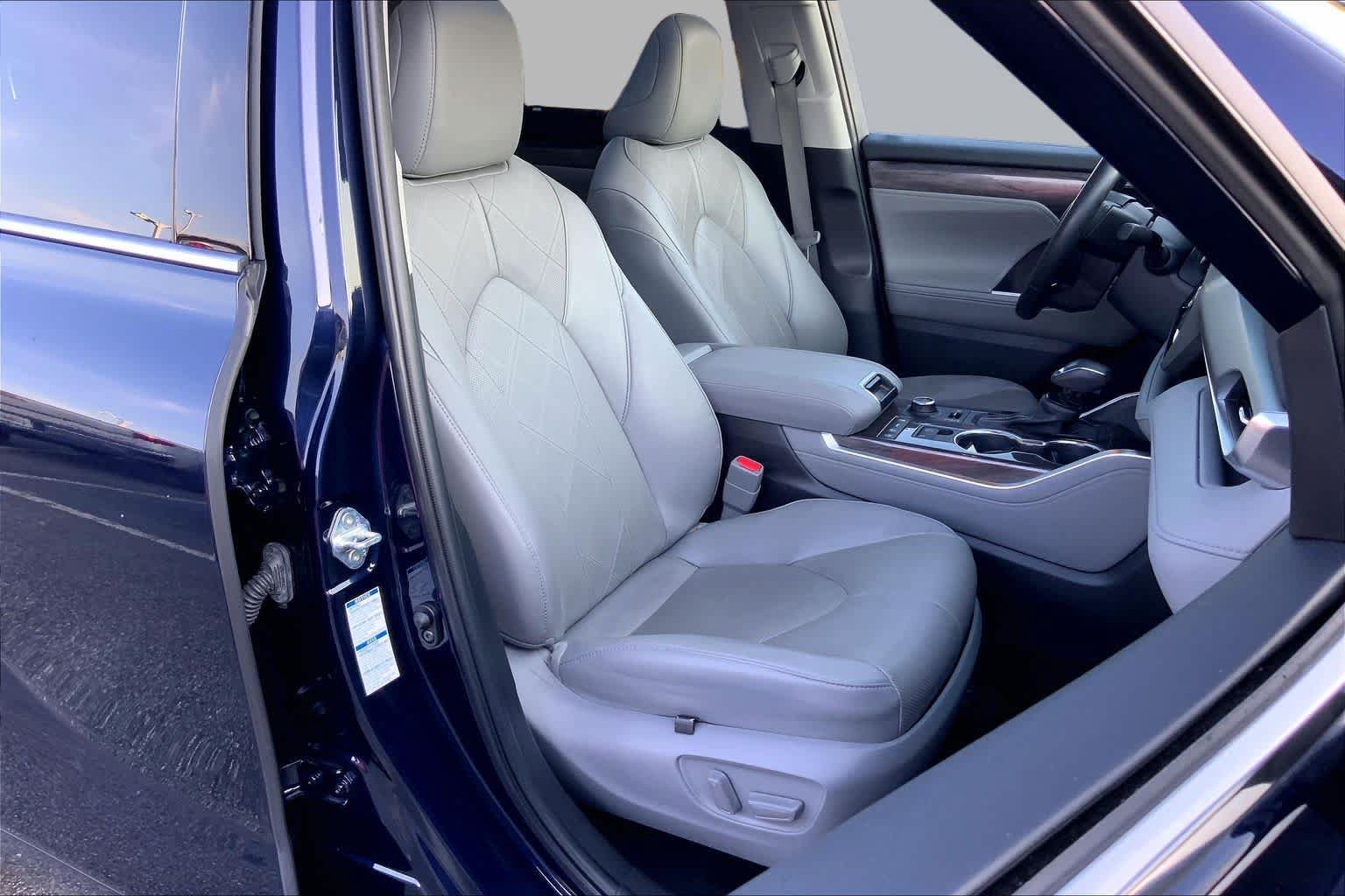Used 2022 Toyota Highlander Platinum AWD/4WD image 8