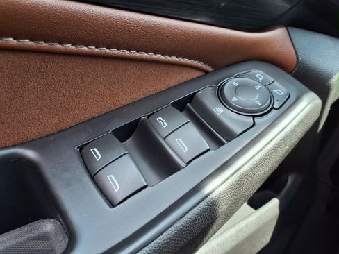 Used 2021 Chevrolet Traverse High Country AWD/4WD image 28