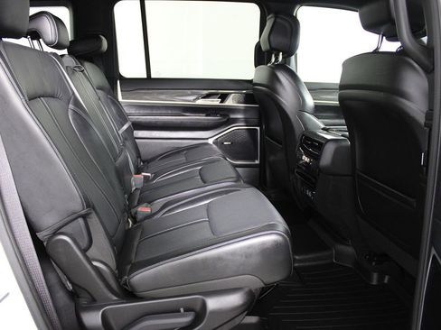 Used 2022 Jeep Wagoneer Series II image 34