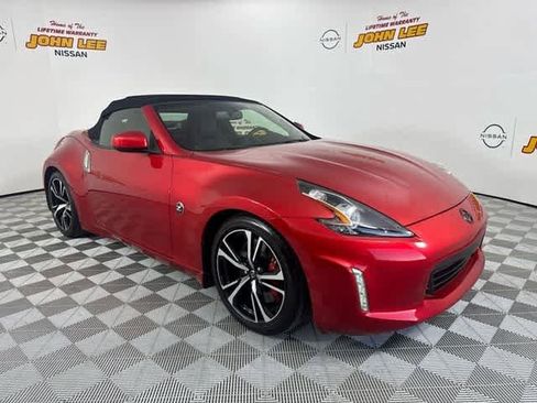 Used 2018 Nissan 370Z Touring Sport image 15