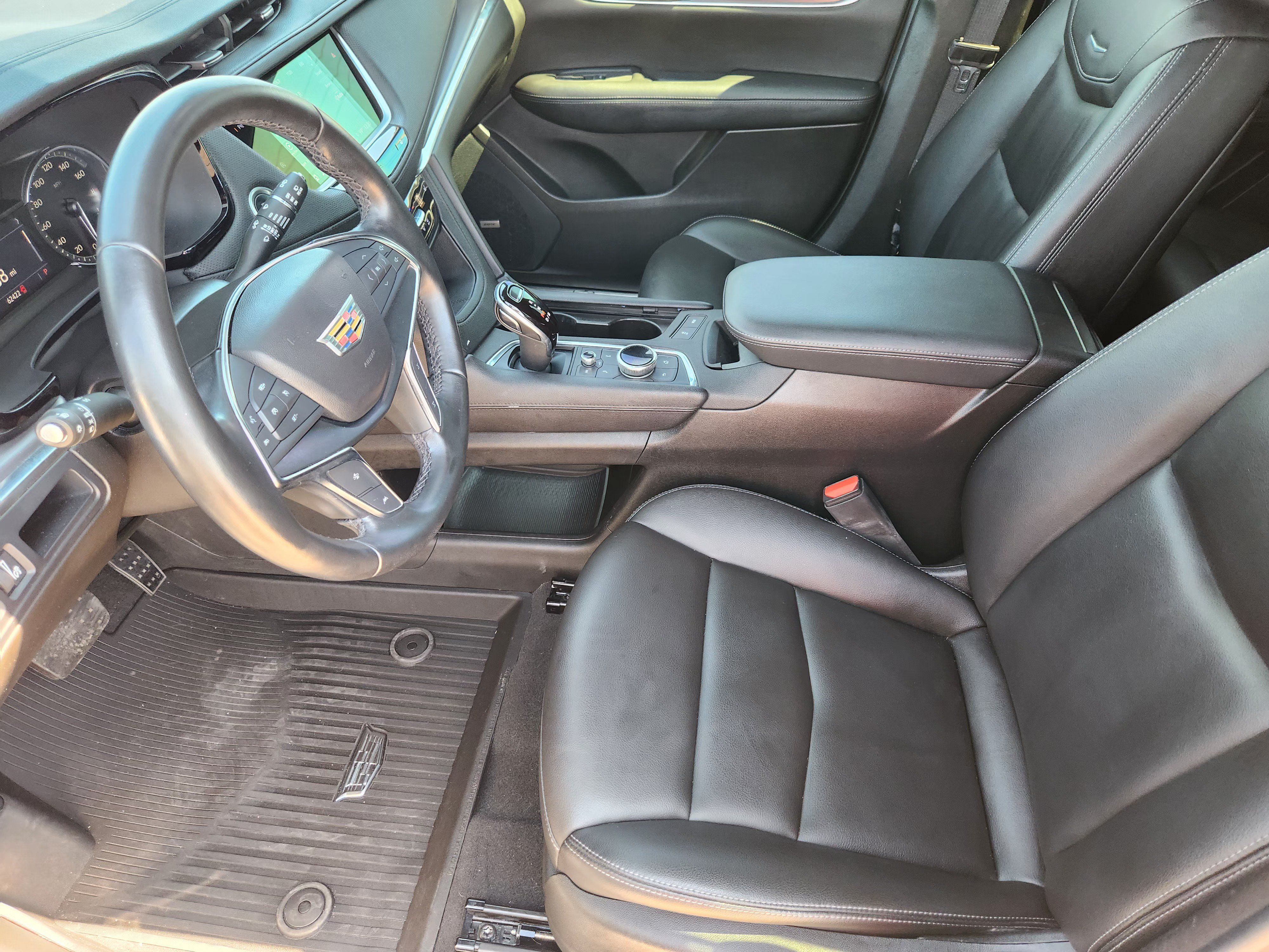 Used 2022 Cadillac XT5 Luxury w/ LPO, Floor Liner Package FWD image 14