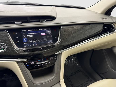 Used 2020 Cadillac XT6 Premium Luxury FWD image 24