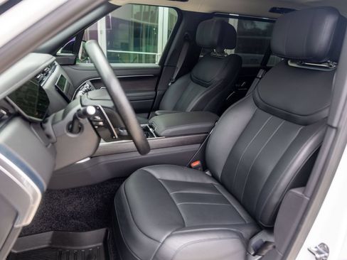 Used 2025 Land Rover Range Rover Long Wheelbase Autobiography AWD/4WD image 18