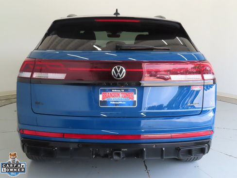 Used 2025 Volkswagen Atlas Cross Sport SEL R-Line AWD/4WD image 4
