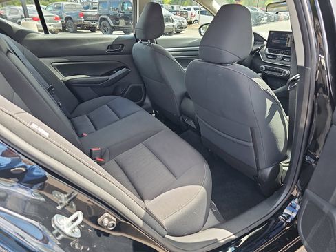 Used 2023 Nissan Altima 2.5 SV w/ SV Premium Package image 11