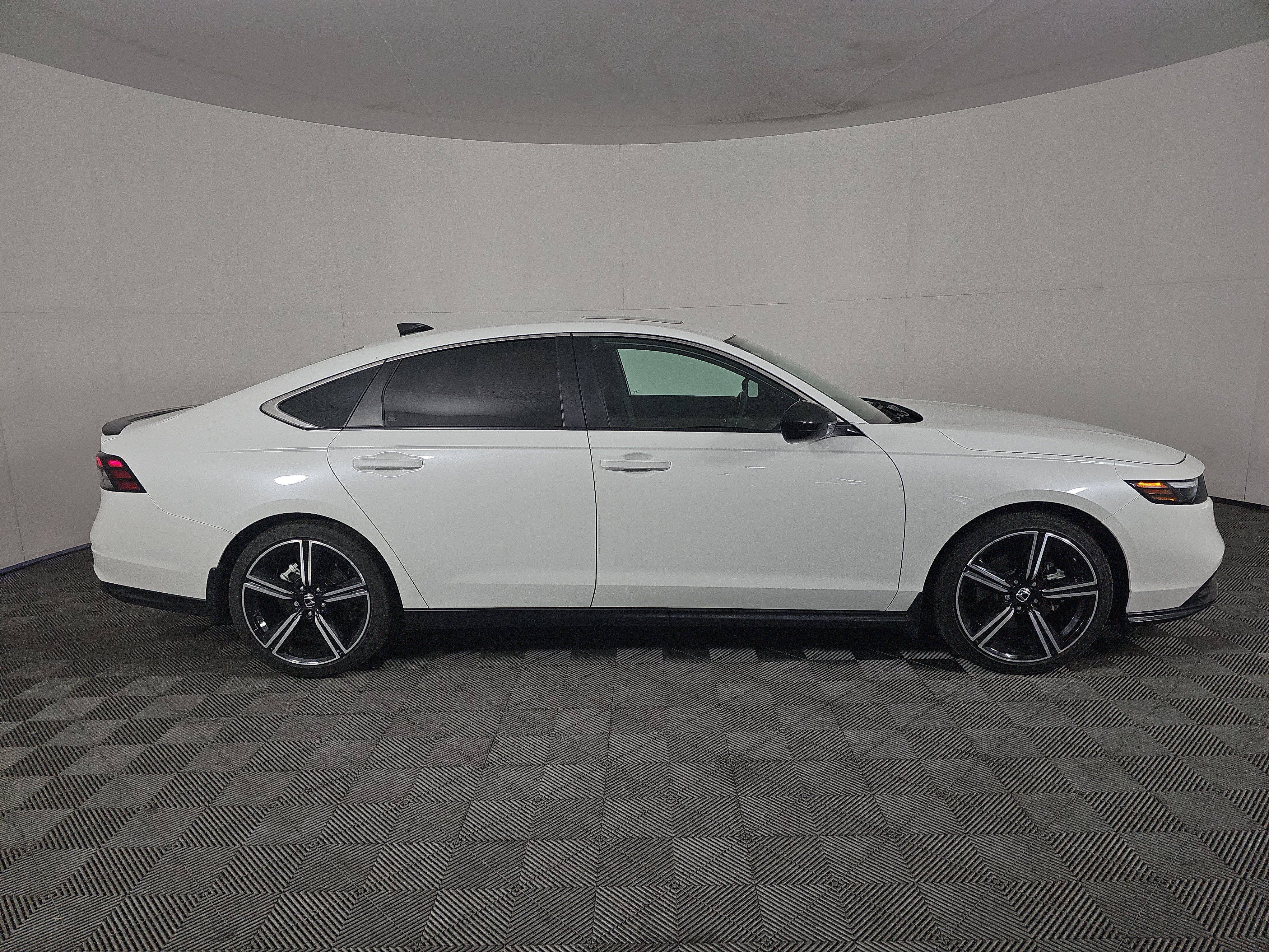 Certified 2024 Honda Accord Sport image 3