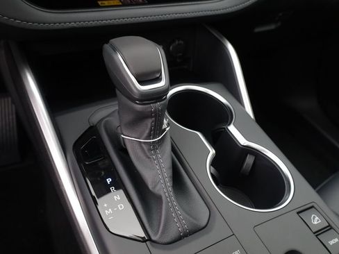 New 2026 Toyota Highlander XLE AWD/4WD image 9