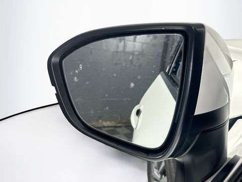 Used 2023 Nissan Pathfinder SL FWD image 16