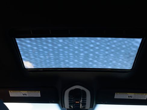 Used 2014 Porsche Cayenne Platinum Edition image 29