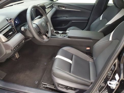 Used 2025 Toyota Camry SE FWD image 16