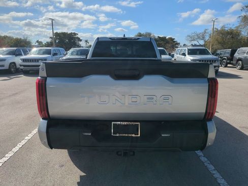 Used 2022 Toyota Tundra SR5 w/ SR5 Convenience Package image 7