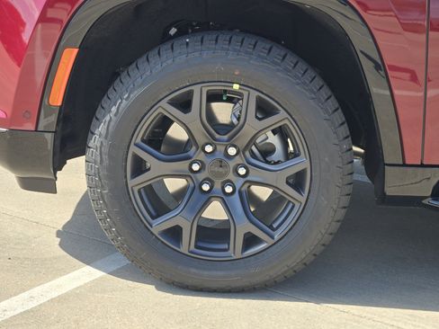New 2026 Jeep Grand Wagoneer 4WD image 9