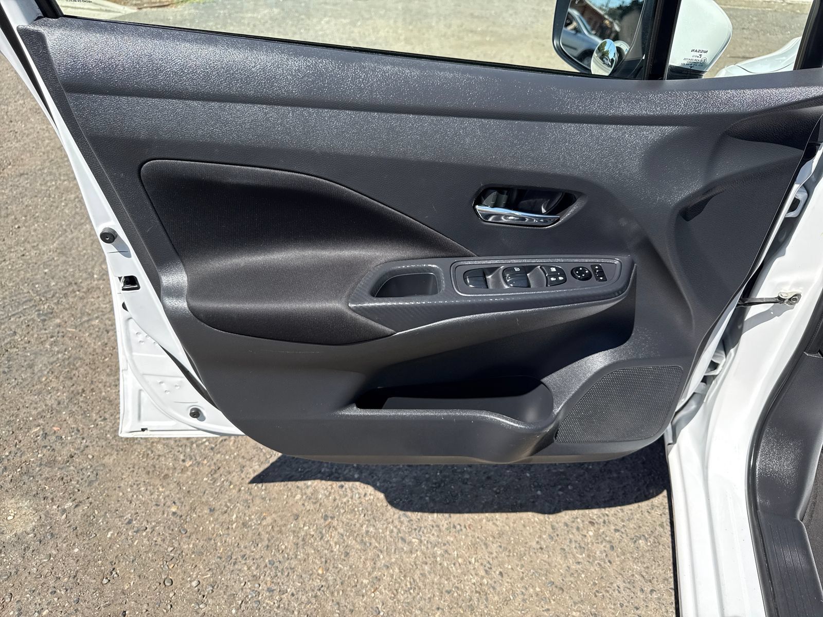 Used 2022 Nissan Versa SV FWD image 10