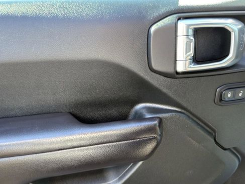 Used 2018 Jeep Wrangler Unlimited Sport S image 12