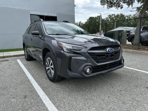 Used 2023 Subaru Outback Premium AWD/4WD image 11