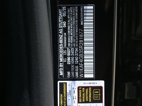 Used 2025 Mercedes-Benz C 300 Sedan image 26