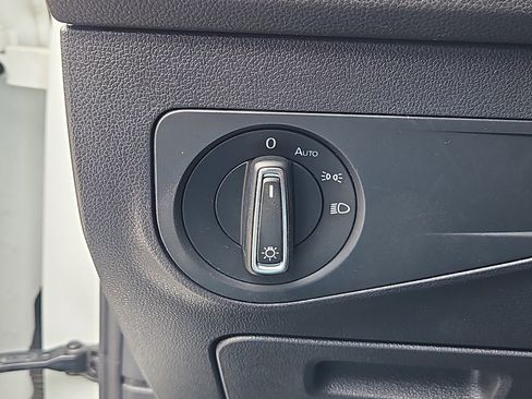 Certified 2021 Volkswagen Tiguan SE w/ Panoramic Sunroof Package image 10