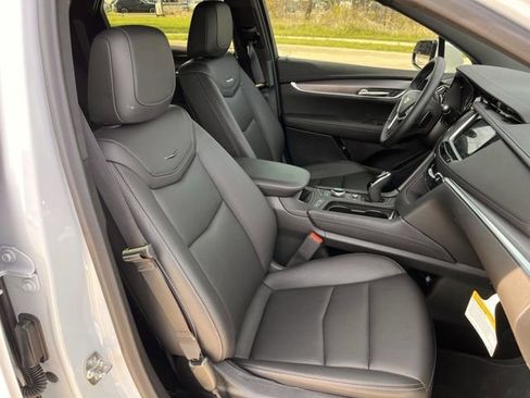 New 2026 Cadillac XT5 Luxury image 22