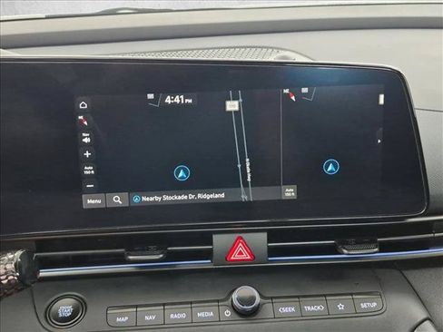 Certified 2025 Hyundai Elantra SEL FWD image 13