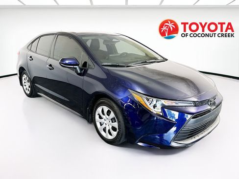 Used 2025 Toyota Corolla LE FWD image 1