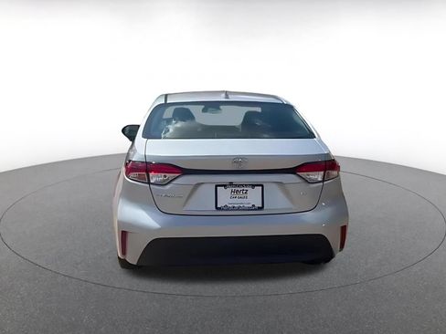 Used 2025 Toyota Corolla LE FWD image 12
