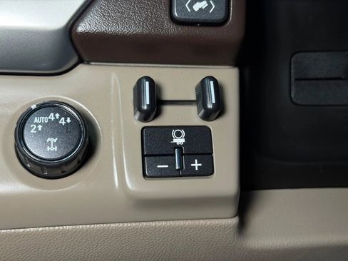 Used 2018 Chevrolet Suburban LT w/ Max Trailering Package AWD/4WD image 31