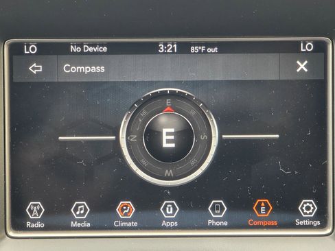 Used 2018 Jeep Grand Cherokee Laredo AWD/4WD image 23