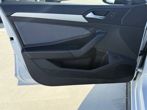 New 2026 Volkswagen Jetta SE image 10