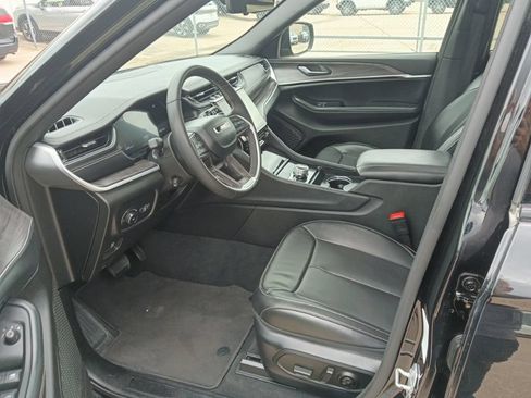 Used 2024 Jeep Grand Cherokee L Limited w/ Luxury Tech Group II AWD/4WD image 4