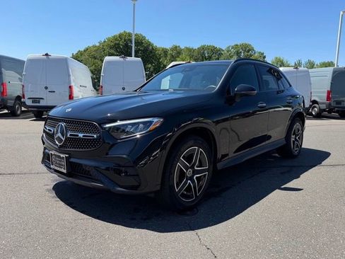 Used 2026 Mercedes-Benz GLC 300 4MATIC image 3