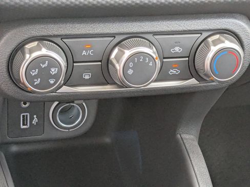New 2025 Nissan Kicks Play S FWD image 22
