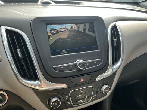 Used 2019 Chevrolet Equinox LS w/ LS Convenience Package FWD image 14
