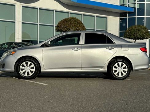 Used 2010 Toyota Corolla image 7