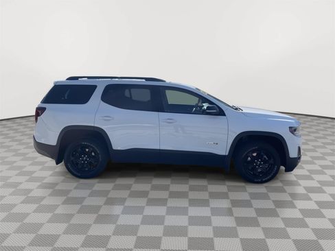 Used 2022 GMC Acadia AT4 w/ Technology Package AWD/4WD image 3