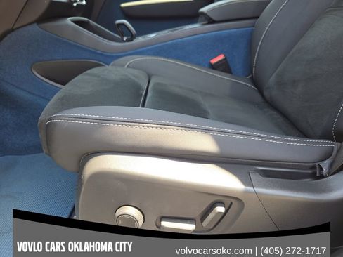 Certified 2023 Volvo XC40 Recharge Ultimate AWD/4WD image 19