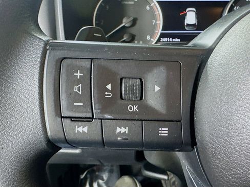 Used 2024 Nissan Rogue S image 22