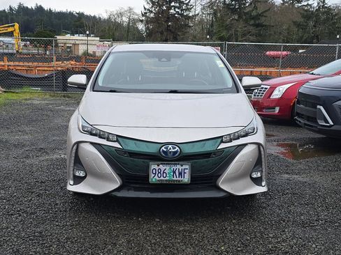 Used 2017 Toyota Prius Prime Advanced image 6