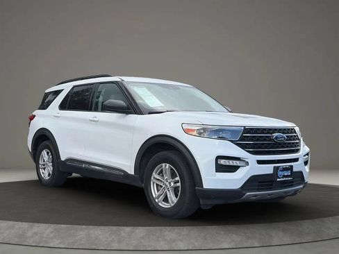 Used 2020 Ford Explorer XLT w/ Equipment Group 202A AWD/4WD image 7