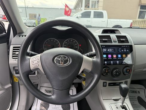 Used 2013 Toyota Corolla LE image 17