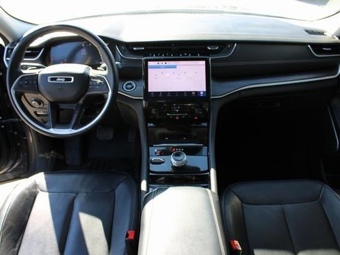 Used 2021 Jeep Grand Cherokee L Limited w/ MOPAR Finishing Package image 16