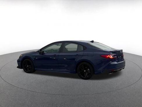 Used 2025 Toyota Camry SE image 10