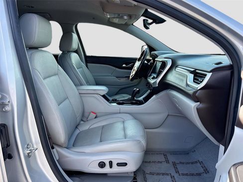 Used 2019 GMC Acadia SLT w/ LPO, Floor Liner Package image 31